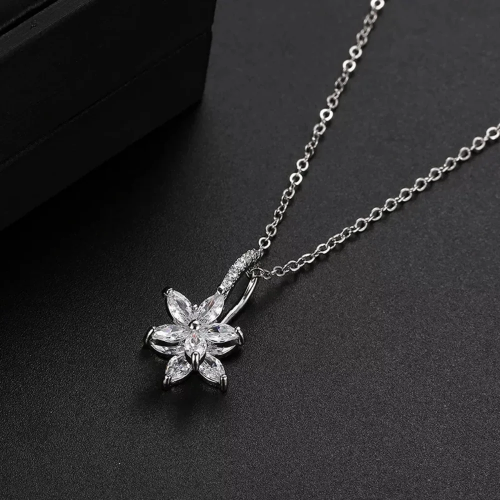 Elegant Sparkling Flower Necklace - Picture 1 of 1